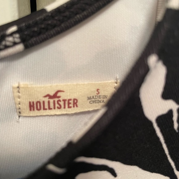 Hollister crop top and skirt set - Picture 3 of 5